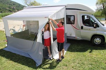Sidovägg Fiamma hö/vä 280-330cm – produktbild